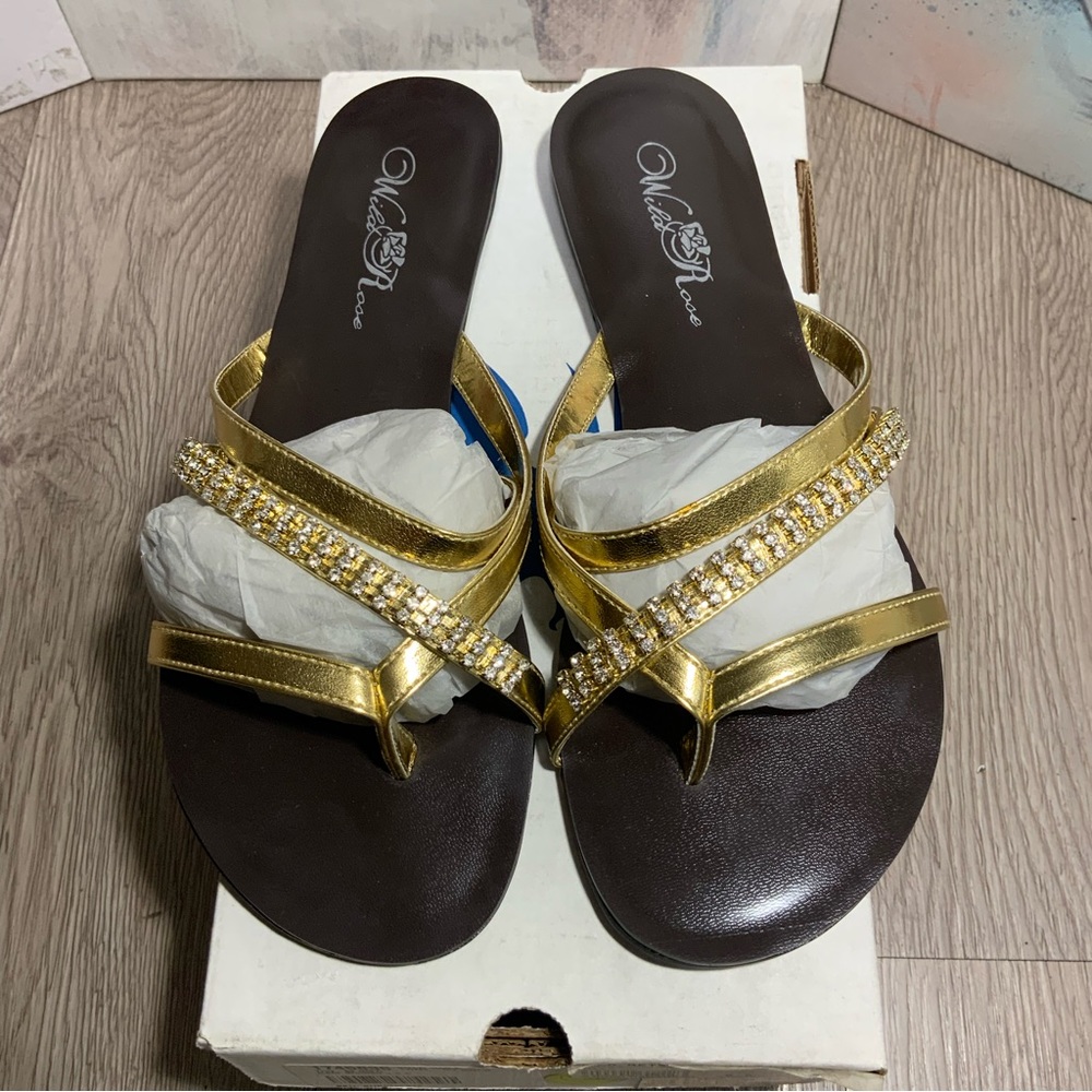 WILD ROSE size 6 Gold Metallic & Crystal Flat Sandals NIB Casual